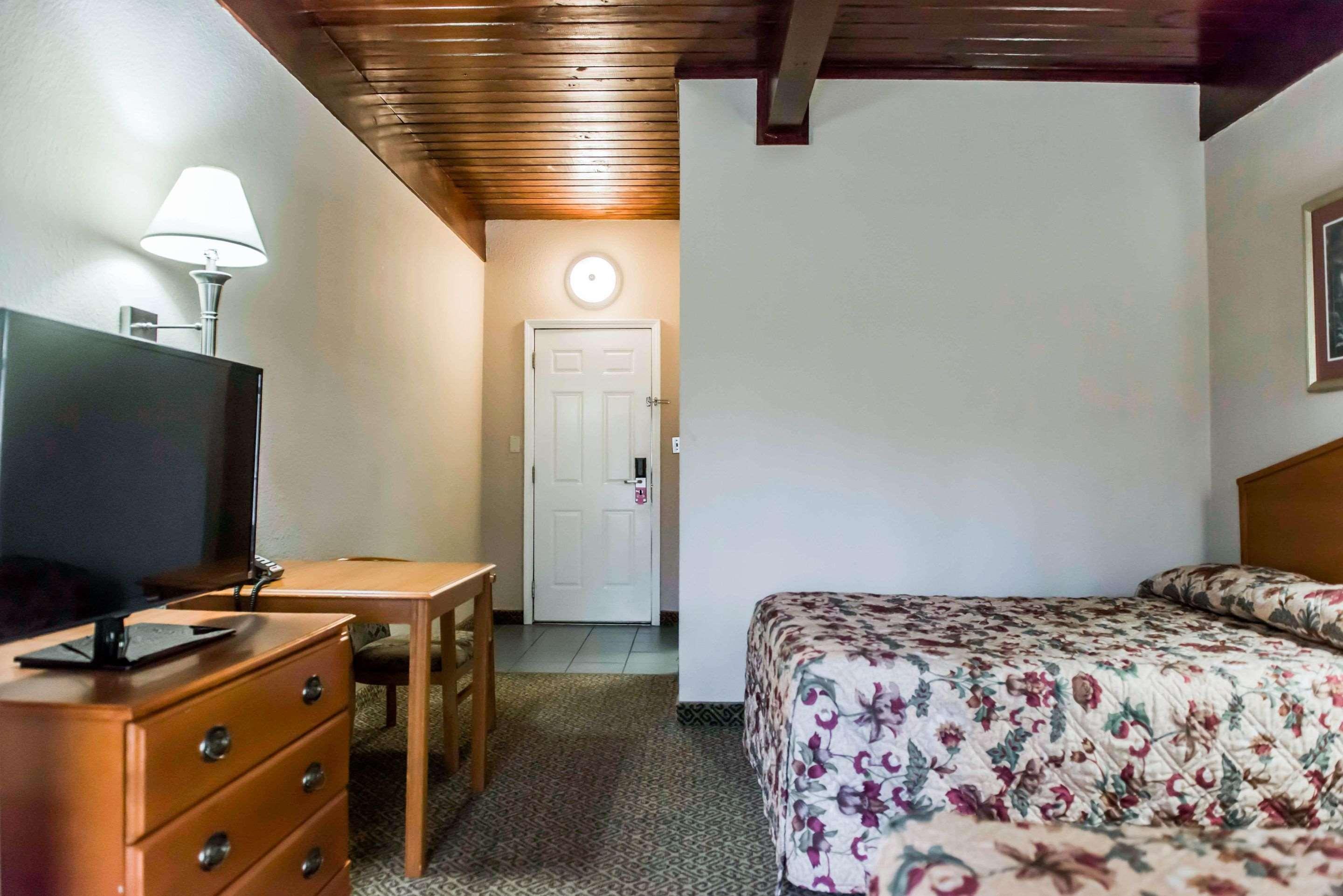 Econo Lodge Tallahassee Near Capital -University Extérieur photo