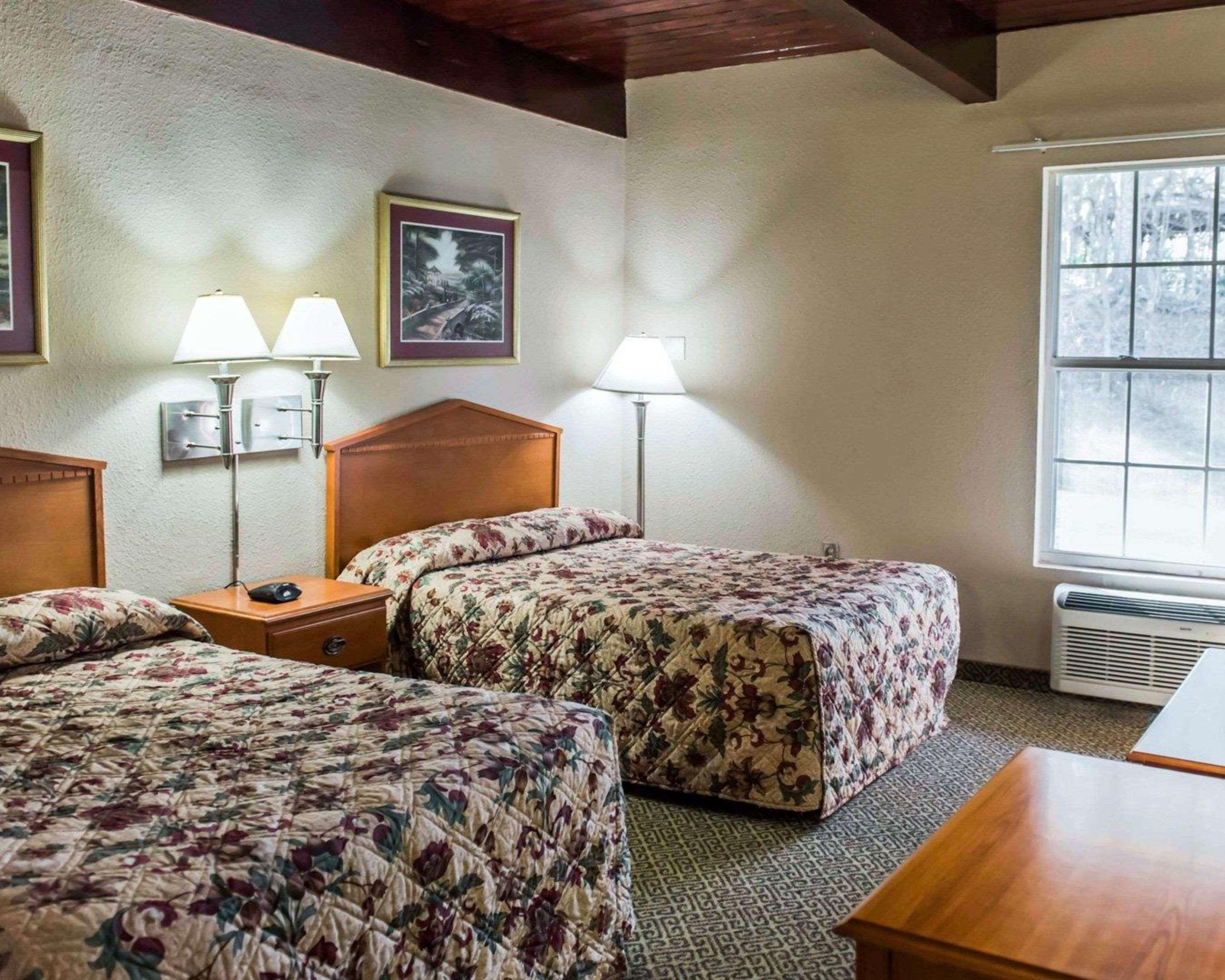 Econo Lodge Tallahassee Near Capital -University Extérieur photo