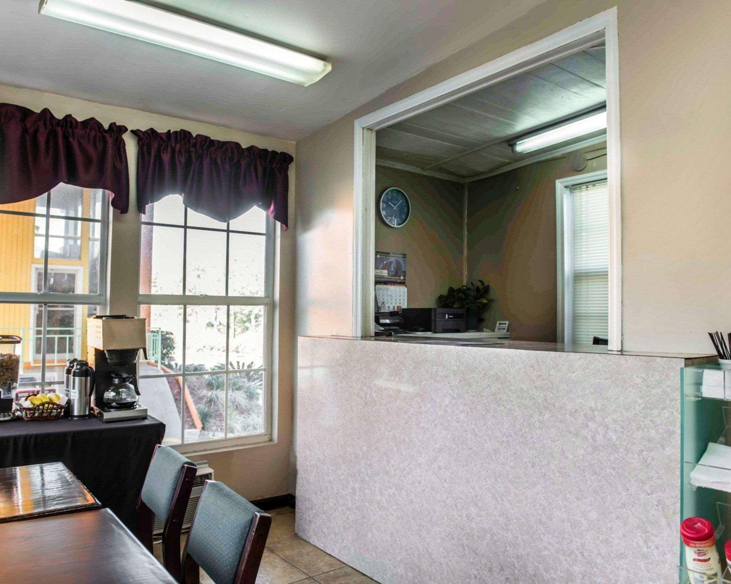 Econo Lodge Tallahassee Near Capital -University Extérieur photo